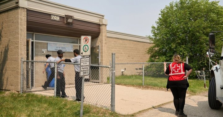 Manitoba plays the waiting game to get wildfire evacuees into hotels: Kinew – Winnipeg [Video]